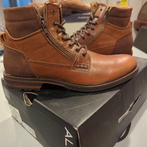 New Aldo Ulyrien Boots - Size 10